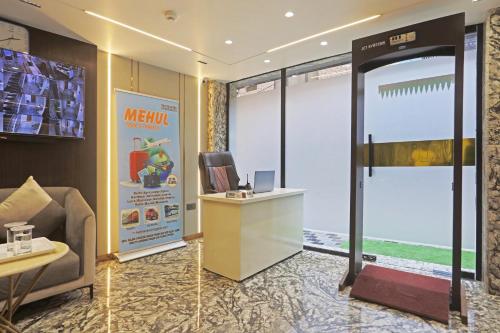 Μια τηλεόραση ή/και κέντρο ψυχαγωγίας στο Hotel Mehul International -Near New Delhi Railway Station, Paharganj & Connaught Place