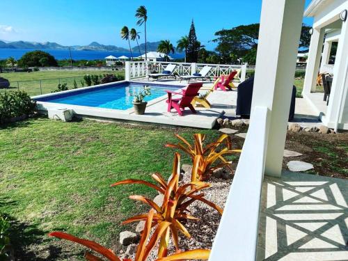 Piscina a Welcome To Yaretz o a prop