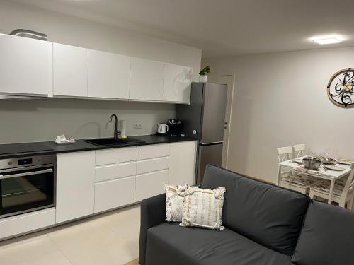 Cosy Candy Flat- with optional parking available at an extra cost