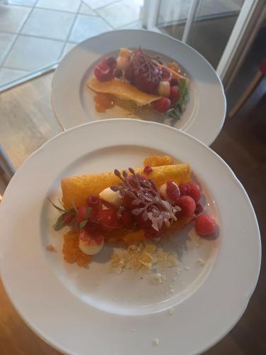 Makanan di atau berdekatan hotel