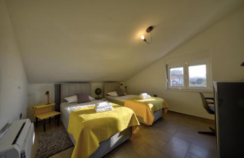 Penthouse Belvedere City View with Private Parking