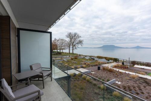 GoldenHills Panorama Apartment