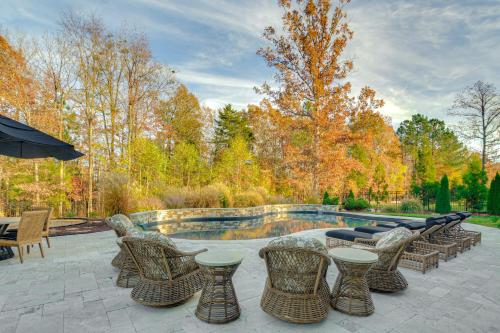 Kolam renang di atau dekat dengan 15 Mi to UNC Elegant Retreat with Patio and Pavilion!