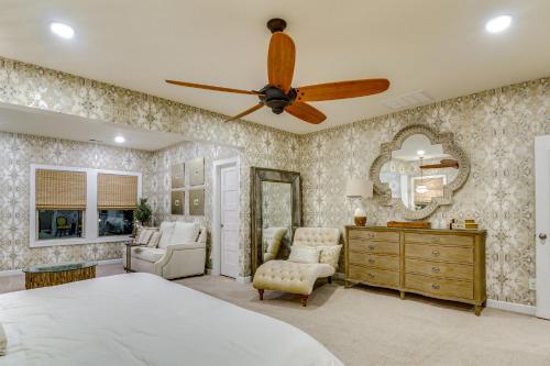 Katil atau katil-katil dalam bilik di 15 Mi to UNC Elegant Retreat with Patio and Pavilion!