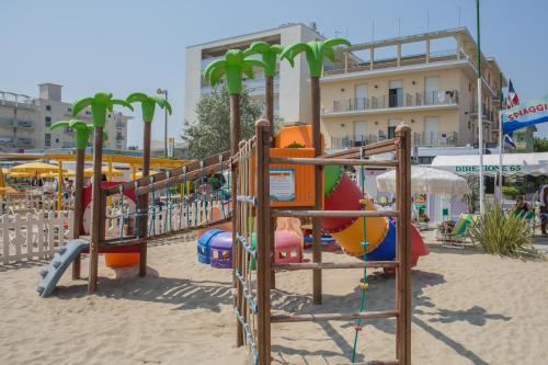 Zona de juegos infantil en Hotel Deanna