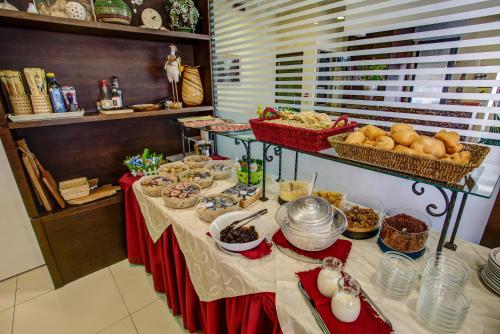 Comida en o cerca de este hotel