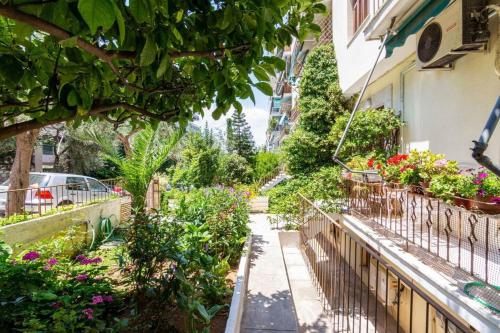 Dreamy Cove, Artistic Hideaway near Floisvos 1BD