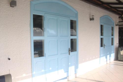 Fachada o entrada de Domaine Julia Sur Mer with 8 Bedrooms!