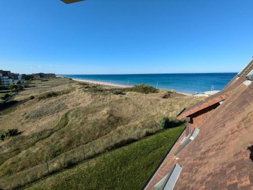 Appartement vue sur mer et accès direct à la plage