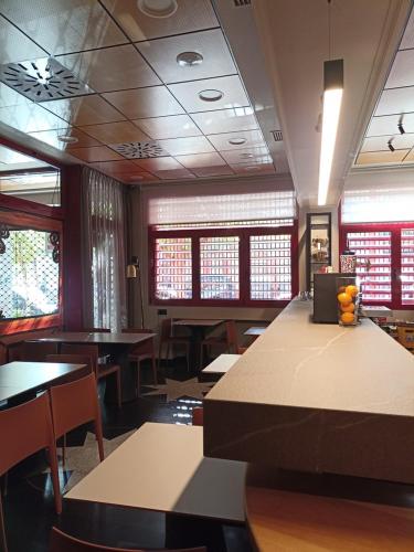 En restaurant eller et andet spisested på Hotel Villa de Zaragoza