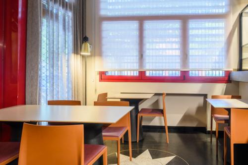 En restaurant eller et andet spisested på Hotel Villa de Zaragoza