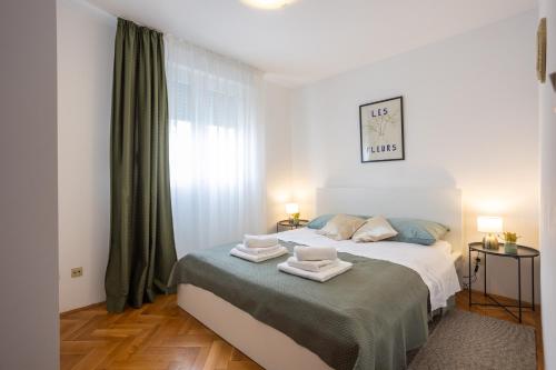 Split Žnjan Beach Apartment with Parking