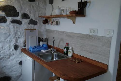 Gallery image of Adorable tiny house El Sitio with amazing views in Tablado de la Montañeta