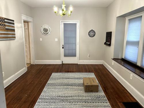 Φωτογραφία από το άλμπουμ του Massive 3 bedroom σε Lakewood