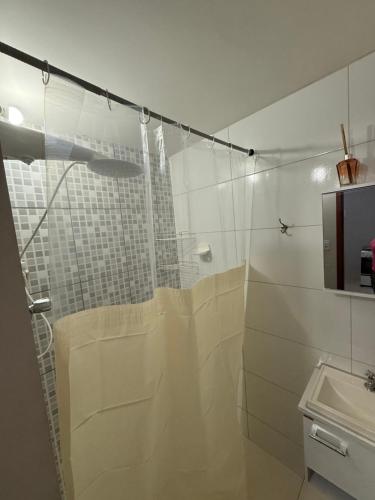 Ένα μπάνιο στο Casa Kitnet para casal