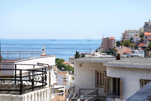 Tzatziki Boutique Rooms