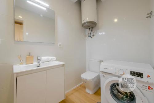 Ένα μπάνιο στο Tu ventana a Madrid para 3, conoce Carretas 25