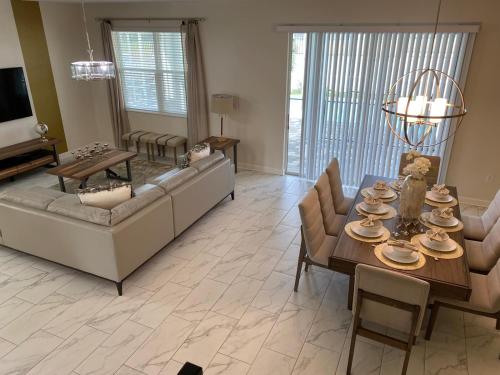 Luxury 9 bd 5 Bath private Pool Spa 181 photo 60