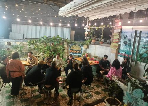 Tetamu yang menginap di Ha Long Fancy Hostel with Vegetarian and Vegan Restaurant