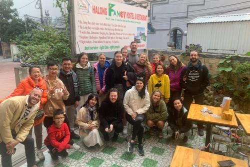 Tetamu yang menginap di Ha Long Fancy Hostel with Vegetarian and Vegan Restaurant