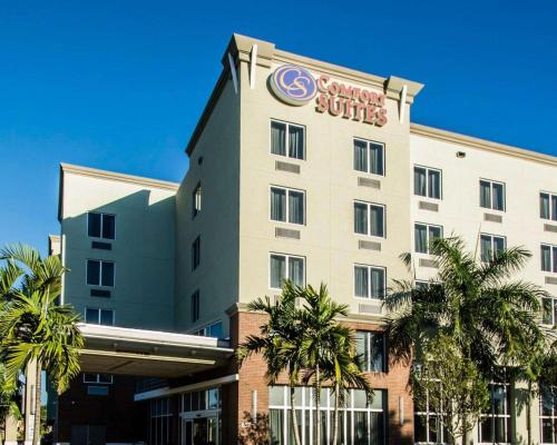 Comfort Suites Miami Airport North Image