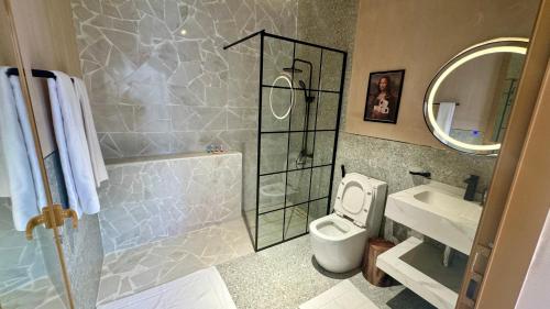 Bilik mandi di One bedroom villa with private Swiming pool