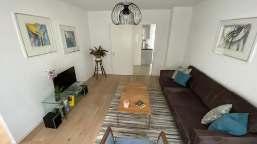 Foto H1 with 4,5 Room, Bathroom, Kitchen, Central, quiet & modern with office 1
