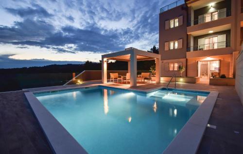 Amazing Apartment In Rogoznica