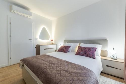 Sunny Bulevard Suite with Private Parking