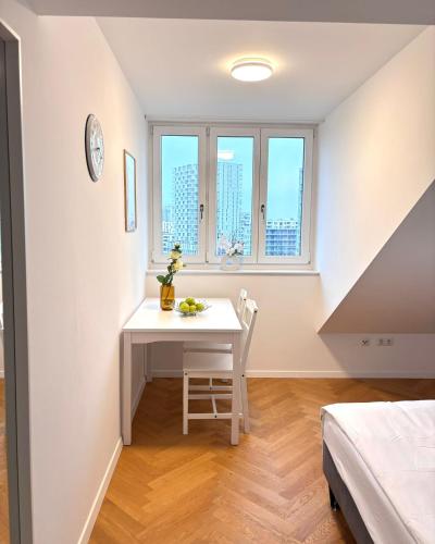 Simply third Apartment