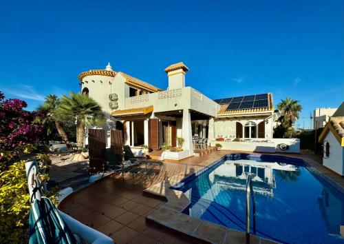 Ibiza style villa first line to golf!