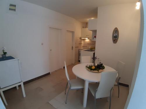 Apartment in Jelsa with terrace, air conditioning, Wi-Fi 4440-2