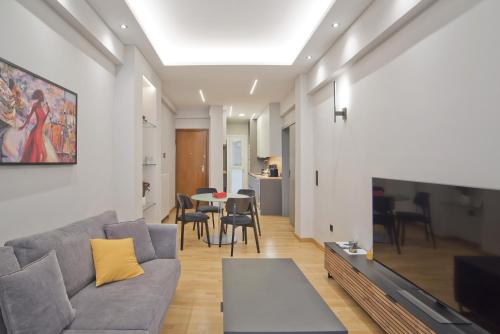 Stylish Ilisia Stay Luxury Fully Reno 2BR, 2BA Apt