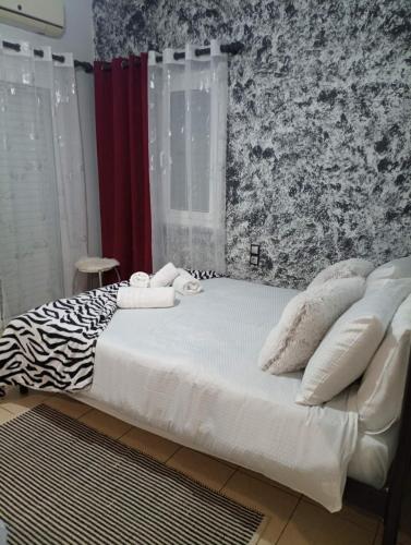 Akon Nafplio room II