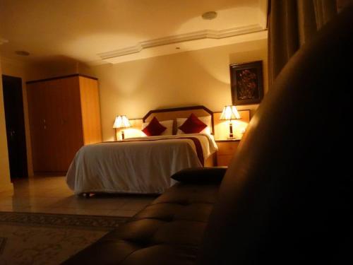 Katil atau katil-katil dalam bilik di Mayfair Hotel