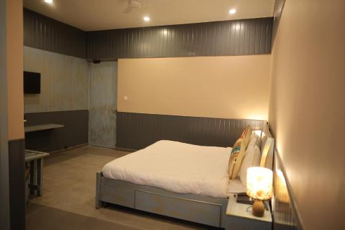 Katil atau katil-katil dalam bilik di RAJA KA BAGH - A Boutique Hotel