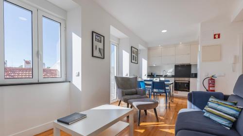 Comfort & Bright Tagus River Apt by LovelyStay