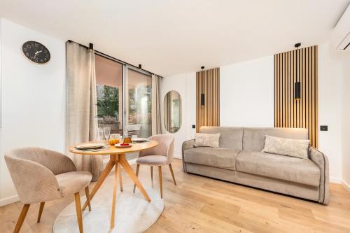 PLAGE - Somptueux Studio - 50 m bord de mer- Proche Monaco