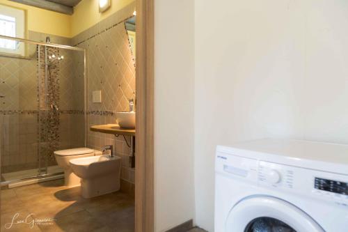 Un baño de Dimora La Fiumara