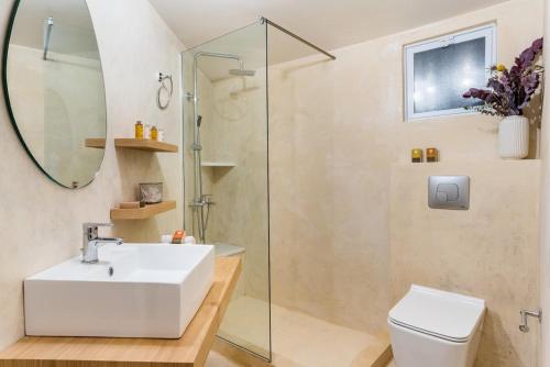 Quiet 1BR Home near Plaka & Acropolis
