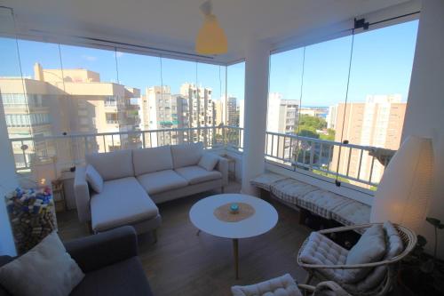 Precioso ÁTICO de 2 dormitorios y 2 baños totalmente REFORMADO