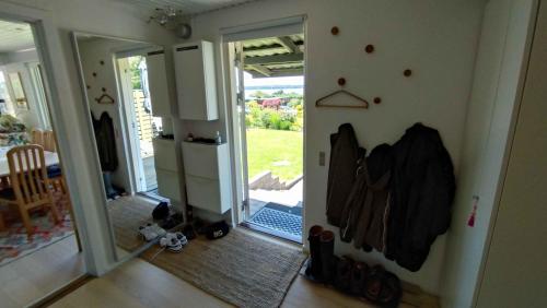 Galeriebild der Unterkunft Cozy Summerhouse With Spectacular Views! in Ølsted