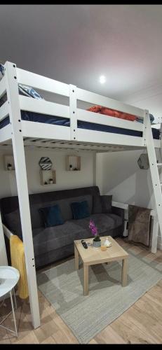 Photo de la galerie de l'établissement Joli studio parisien, à Paris