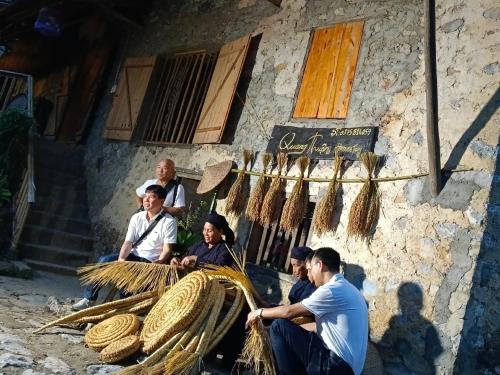 Επισκέπτες που μένουν στο Quang Thuận Bản Giốc Homestay