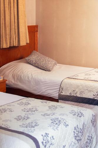 Gallery image of Merab Hotel in Kfardebian