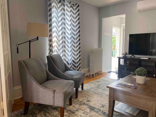 Galeriebild der Unterkunft 86A King Bed 2bd 3bt on Queen St. Downtown in Charlottetown