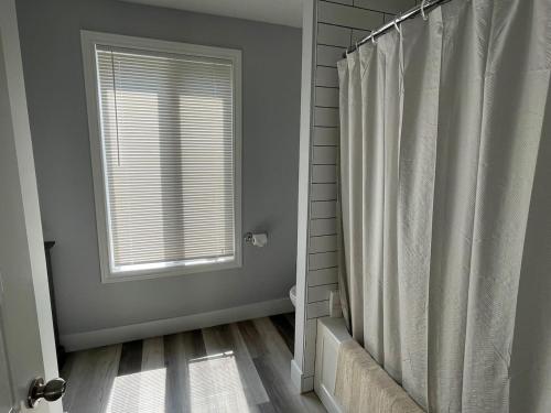 Galeriebild der Unterkunft 86A King Bed 2bd 3bt on Queen St. Downtown in Charlottetown