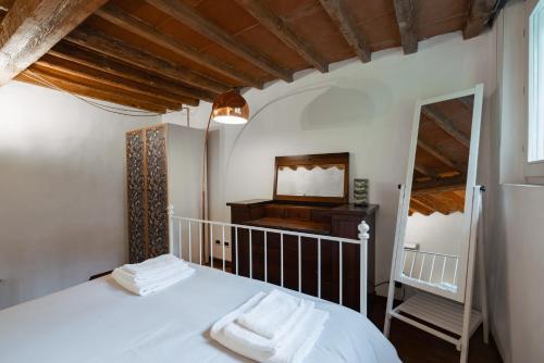 Charming Apartment in the Heart of Santo Spirito
