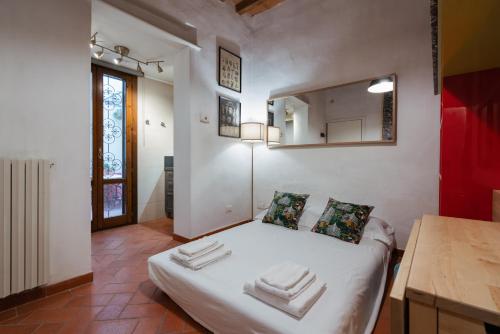 Charming Apartment in the Heart of Santo Spirito