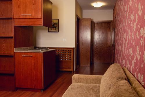 Gallery image of Merab Hotel in Kfardebian
